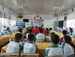 Dari Sekolah Sempit Tanjung Uncang, Alfida Hasan Menumbuhkan Literasi