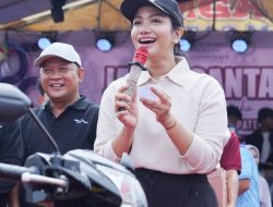 Jalan Santai HUT ke-22 Dharmasraya Meriah, Sepeda Motor Jatuh ke Tangan Rika Desmawati