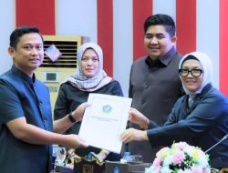 Bupati dan Wakil Bupati Bintan Hadiri Paripurna Pengesahan Ranperda PT Bintan Karya Bahari