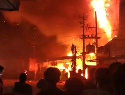 Rita Pasaraya Cilacap Ludes Terbakar, Api Menyala hingga Dini Hari