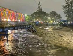 Kaligung Mengamuk! Jembatan Lama Bendung Pesayangan Hanyut, Warga Talang Diliputi Cemas