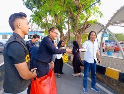 Bea Cukai Tanjungpinang Berbagi Ratusan Takjil di Pelabuhan Sri Bintan Pura