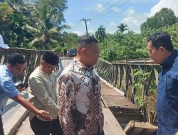 Anggota Komisi V DPR RI Fraksi PKS Tinjau Langsung Kondisi Jembatan Lalla Bahagia