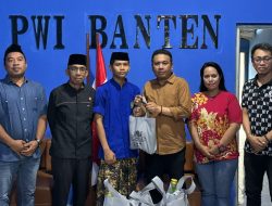PWI Banten dan Yayasan Mengetuk Pintu Langit Santuni Anak Yatim di Serang