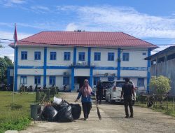 Kadis Pemuda dan Olahraga Simeulue Ajak Pegawai Jaga Kebersihan Lingkungan Kantor