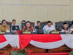 Rico Waas Hadiri Paripurna DPRD, Umumkan Pergantian Wakil Ketua dari PKS