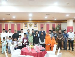 DPRD Riau Santuni Anak Yatim Dalam Kegiatan Buka Puasa Bersama