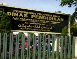 Disdik Riau Larang Sekolah Tahan Ijazah Siswa