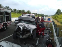 Tabrak Truk Mogok, Pengemudi Terios Tewas di Tol Pekanbaru-Dumai