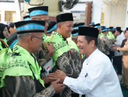 186 Jemaah Calon Haji Kuansing Resmi Dilepas Menuju Tanah Suci