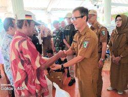 Pemkab Pringsewu Salurkan Bantuan Pangan di Wonodadi, Warga Terima 20 Kg Beras dan Minyak Goreng