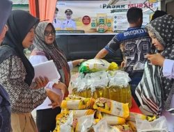 Kendalikan Harga Pangan, Bupati Annisa Turun Langsung ke Pasar Murah Sungai Rumbai