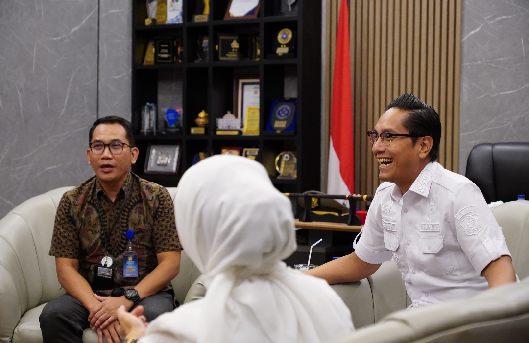 Wali Kota Medan Rico Tri Putra Bayu Waas menerima audiensi manajemen BJB di Rumah Dinas Wali Kota, Kamis (18/6/26).