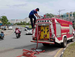 Tumpahan Minyak di Bundaran Morning Bakery Tanjungpinang, Dua Pemotor Terpeleset