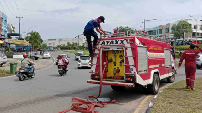 Tumpahan Minyak di Bundaran Morning Bakery Tanjungpinang, Dua Pemotor Terpeleset