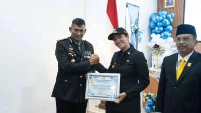 Hari Bhayangkara ke-80, Bupati Dharmasraya Raih Penghargaan dari Polres