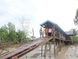 Dermaga Apung Ambruk di Tanjung Senjulang, Bupati Tanjab Barat Pastikan Segera Diperbaiki