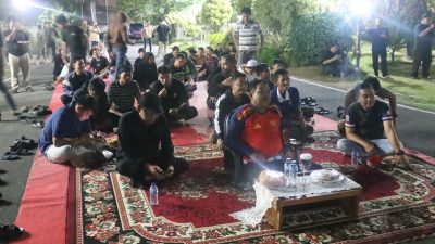 Bupati Tanjab Barat Nobar Semifinal Piala Dunia 2026 Bersama Ratusan Warga