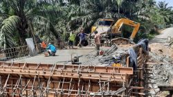 Bupati Annisa Gandeng Enam Perusahaan Bangun Jalan Dharmasraya Senilai Rp31,55 Miliar