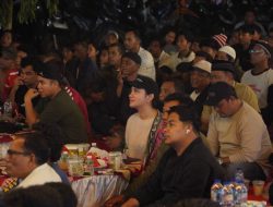 Bupati Annisa Lesehan Bersama Warga saat Nobar Final Piala Dunia 2026, UMKM Ikut Kebanjiran Rezeki