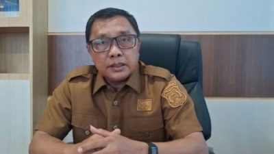Kadisdik Tanjab Barat Minta Sekolah Sosialisasikan Seragam Gratis dan Larang Segala Bentuk Pungutan