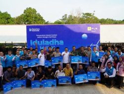 PLN Batam Distribusikan 68 Hewan Kurban kepada Masyarakat