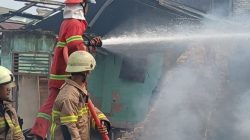 Kebakaran Hanguskan 11 Rumah Kontrakan di Jalan Agus Salim Pekanbaru