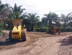 Bupati Annisa Alokasikan Rp1,9 Miliar untuk Rehabilitasi Jalan Sitiung Lama-Pulai
