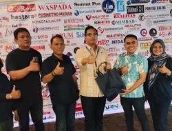 Rico Waas Kunjungi Stan PWPM di Bazaar Kuliner UMKM APEKSI 2026, Borong Produk Lokal dan Doakan Sukses